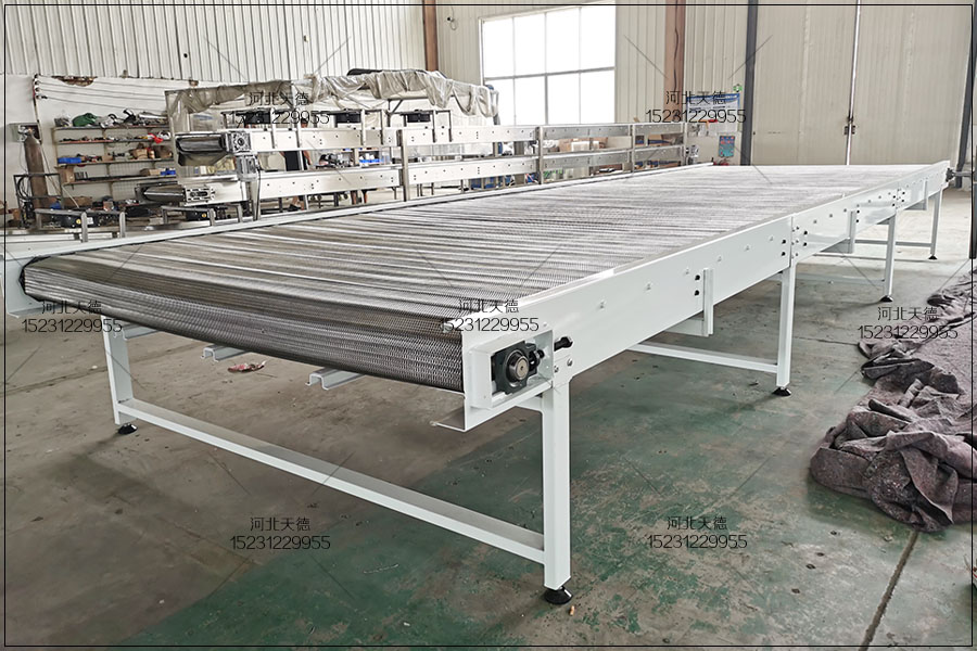 網(wǎng)帶輸送機